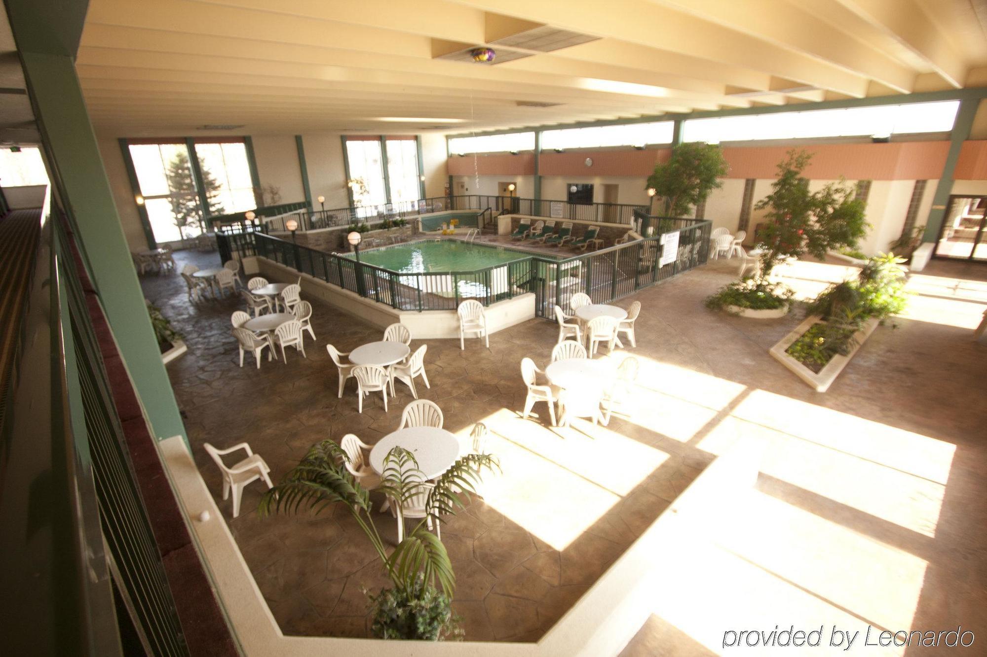 The Garden Inn Elkhart Beltér fotó